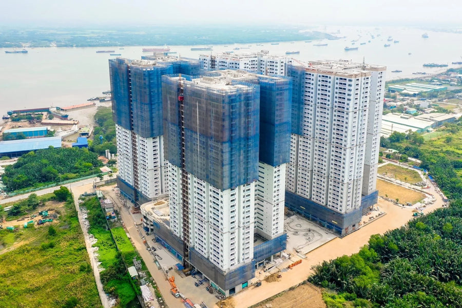 Q7 Riverside Complex